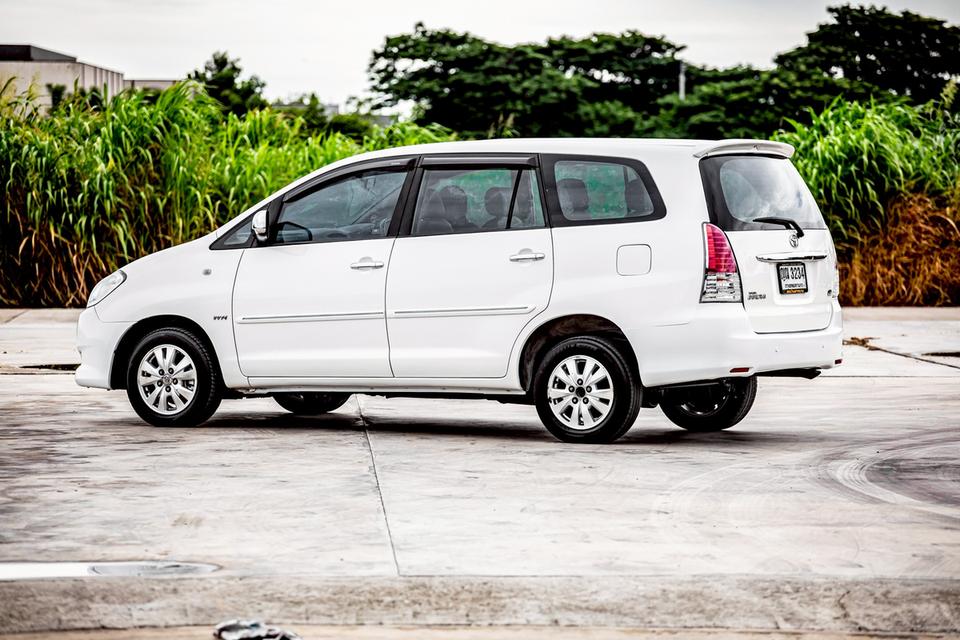 Toyota INNOVA 2.0V AT ปี 2011 สีขาว รุ่นท๊อปสุด 9