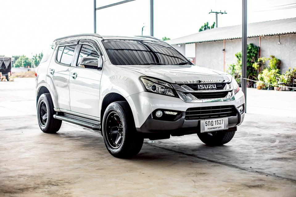 Isuzu Mu-X 3.0 DVD Navi สีขาว ปี 2015  3
