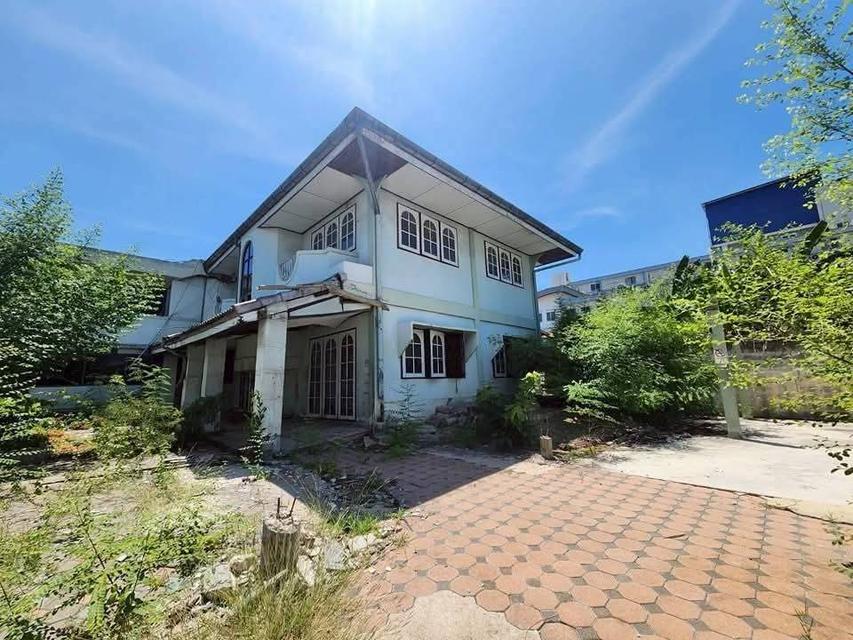 ขายที่ดินพร้อมบ้านเก่า ถาวรนิเวศน์ 1 ซอยบางนา -​ตราด 14 ใกล้เซ็นทรัลบางนา 6