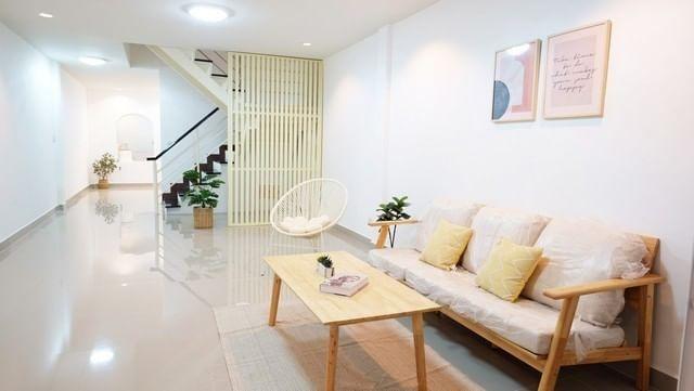  ขาย บ้าน TownHome 4 ชั้น Renovate ใหม่ทั้งหลัง  ซอยนวลจันทร์ ใกล้เลียบทางด่วนเอกมัย-รามอินทรา เพียง 300 เมตร นวลจันทร์ รามอินทรา เกษตรนวมินทร์  2