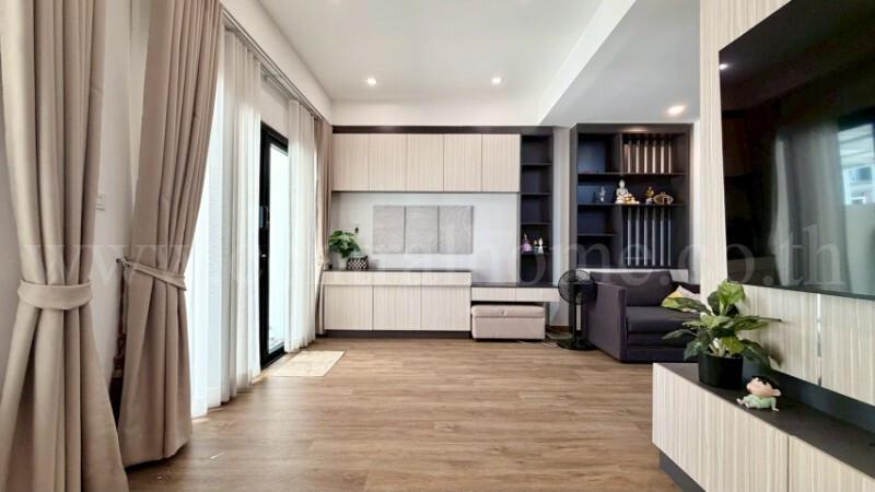 ทาวน์โฮม รัชชา กรีน กาญจนาภิเษก-กันตนา บ้านสวย ถูกที่สุดในโครงการ 9