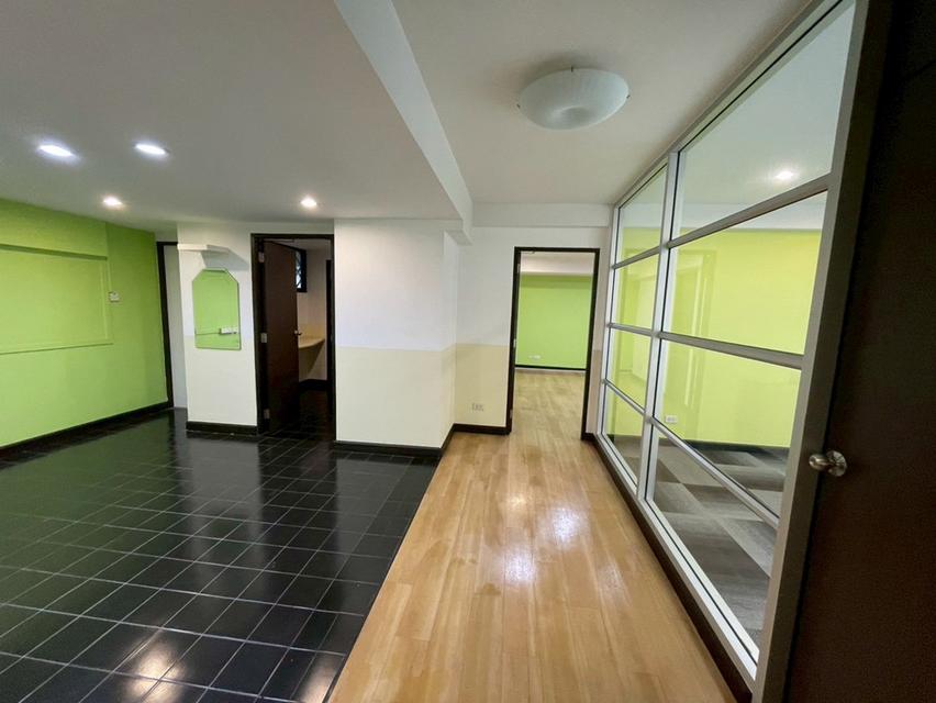 คอนโด หรือ พื้นที่สำนักงาน Office 150 ตรม ในอาคาร NT House พระราม 9 ซอย 13 บางกะปิ ห้วยขวาง ใกล้ MRT สถานี รฟม. 6