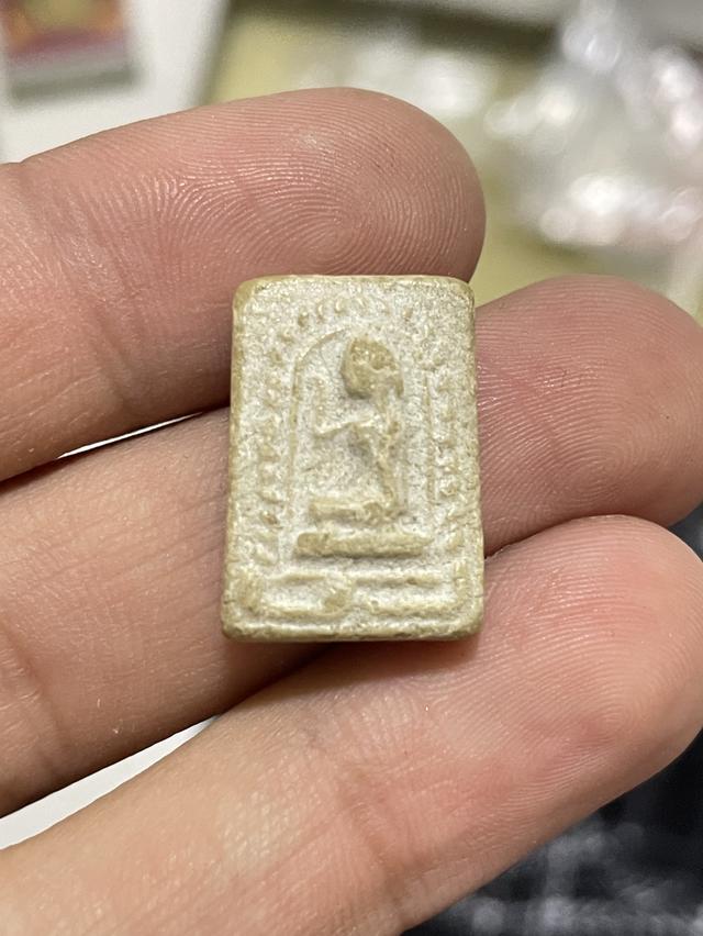 ปร่อยเช่าพระเครื่องๆ