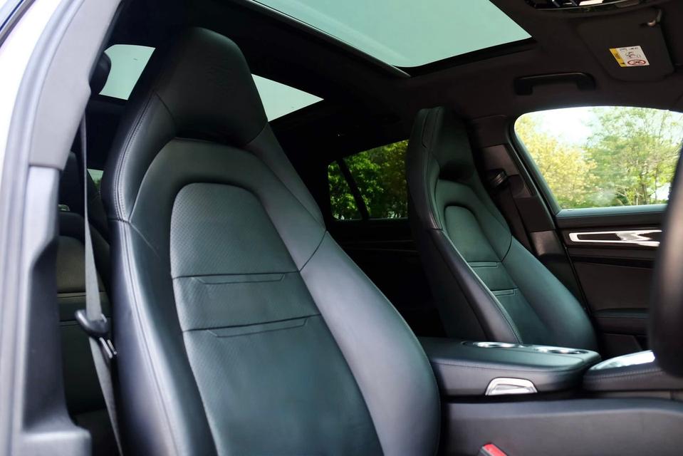 Porsche Panamera Sport Turismo 4 E-Hybrid รูปที่ 15