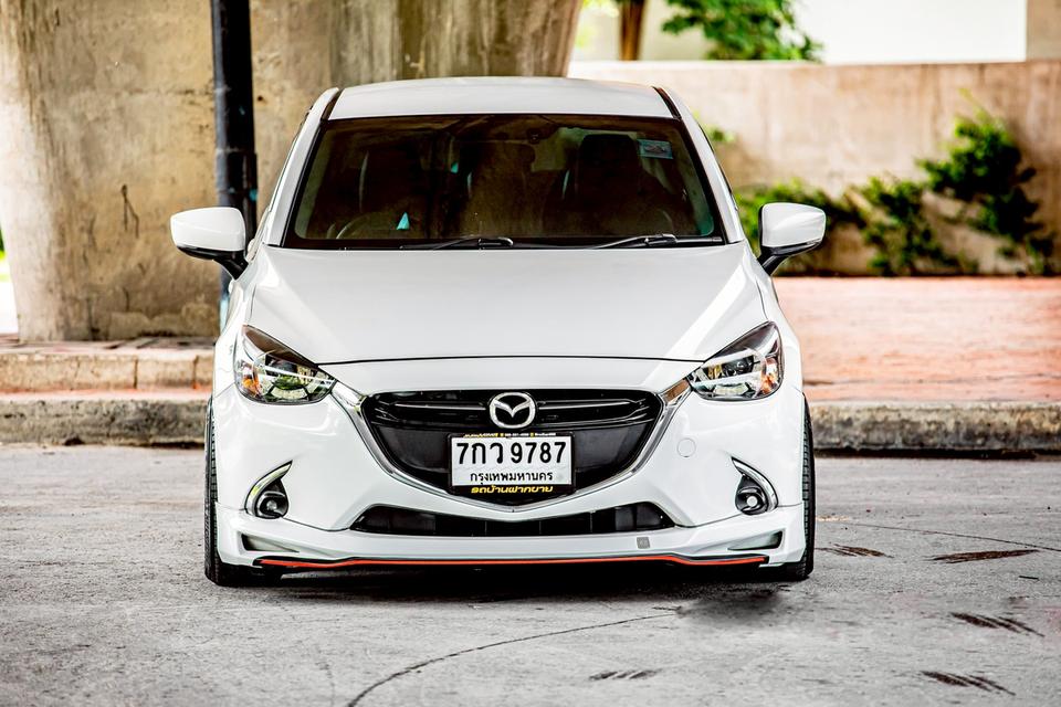 Mazda2 1.3 High Connect Skyactiv Sedan ปี 2018 สีขาวมุก