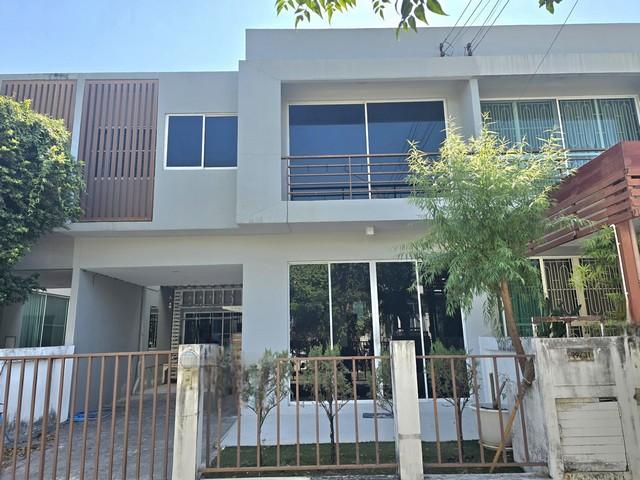 ให้เช่าทาวน์โฮม2ชั้น แปลงมุม 23ตรว. ใกล้แฟชั่นไอส์แลนด์ 1