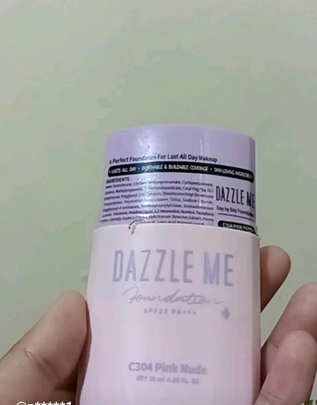Dazzle Me Day by Day Foundationรองพื้นเนื้อลิขวิด 2