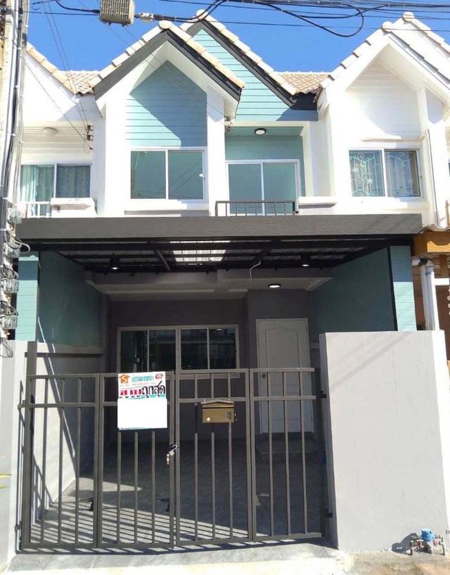 ขาย : ทาวน์เฮาส์ 2 ชั้น ,เนื้อที่ 16 ตร.วา,หมู่บ้านรัชธานี 9 ถนนสายไหม 43 