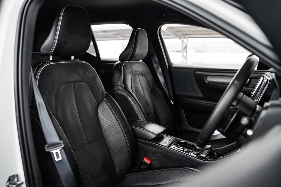 Volvo XC40 T5 R-Design AWD 2019 รูปที่ 9
