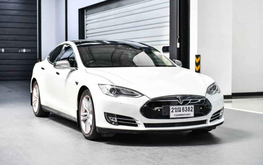 Tesla Model S ปี 2015 รถสีขาว มือ 2 3