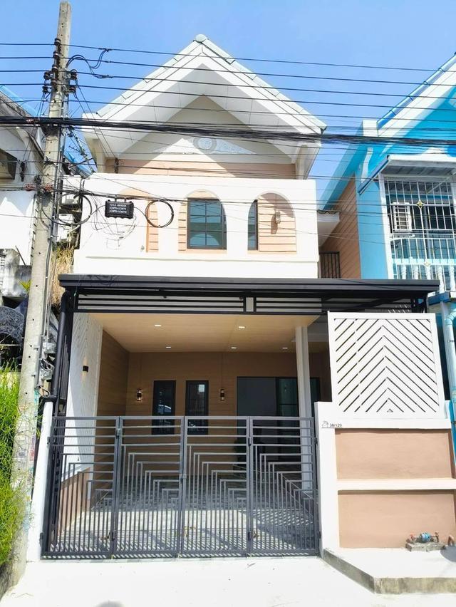 ทาวน์เฮ้าส์ 2 ชั้น พร้อมเฟอร์ | ST-V