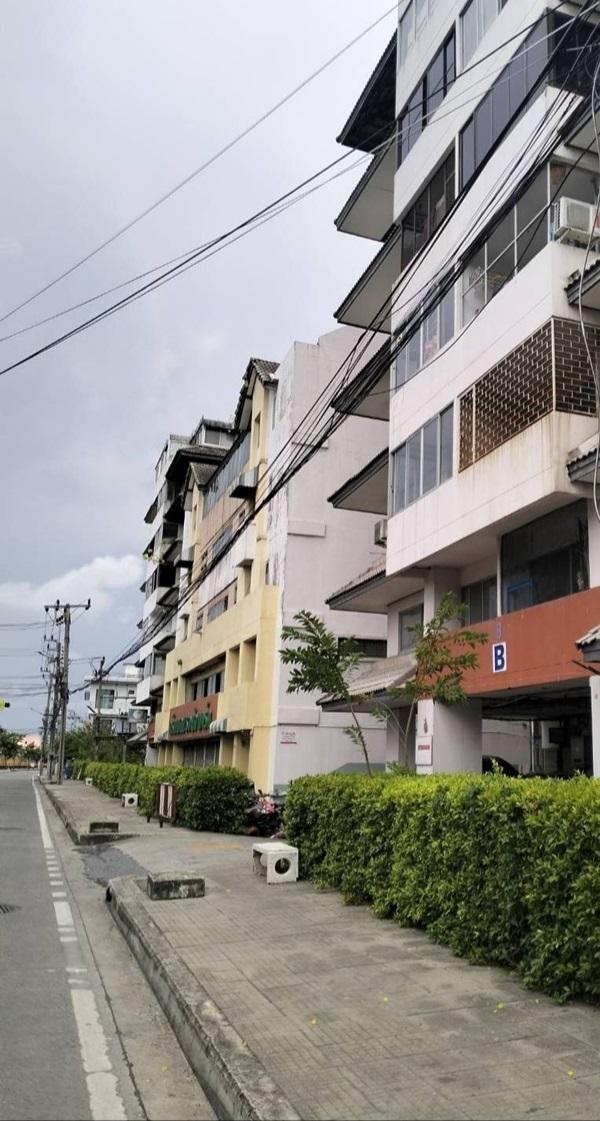 ขายด่วน คอนโด กรีนเพลส รอยัล พาร์ค ทำเลหน้าโรงเรียน ขนาด 31 ตรม.ชั้น 4 ห้องเย็นอยู่สบาย โทร 099-1961001 7