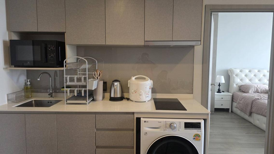 ปล่อยเช่าคอนโดหรู THE CROWN Residences 9