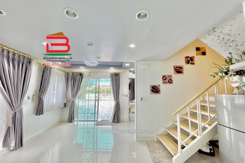 บ้านแฝด หมู่บ้าน อารียา เดอะวิลเลจ ลําลูกกา-คลอง 5 เนื้อที่ 44.8 ตรว. ใกล้รร.วัดปัญจทายิกาวาส ถนนลำลูกกา ตำบลลาดสวาย อำเภอลำลูกกา จังหวัดปทุมธานี