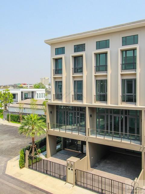 ให้เช่าทาวน์โฮม 4 ชั้น Patio รัชโยธิน เสนานิคม 1 (พหลโยธิน 32) หลังมุม มีสวนข้างบ้าน ใกล้ BTS รัชโยธิน 2