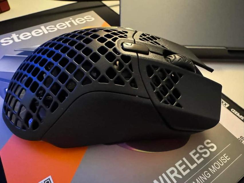 SteelSeries Aerox 5 Wireless 3