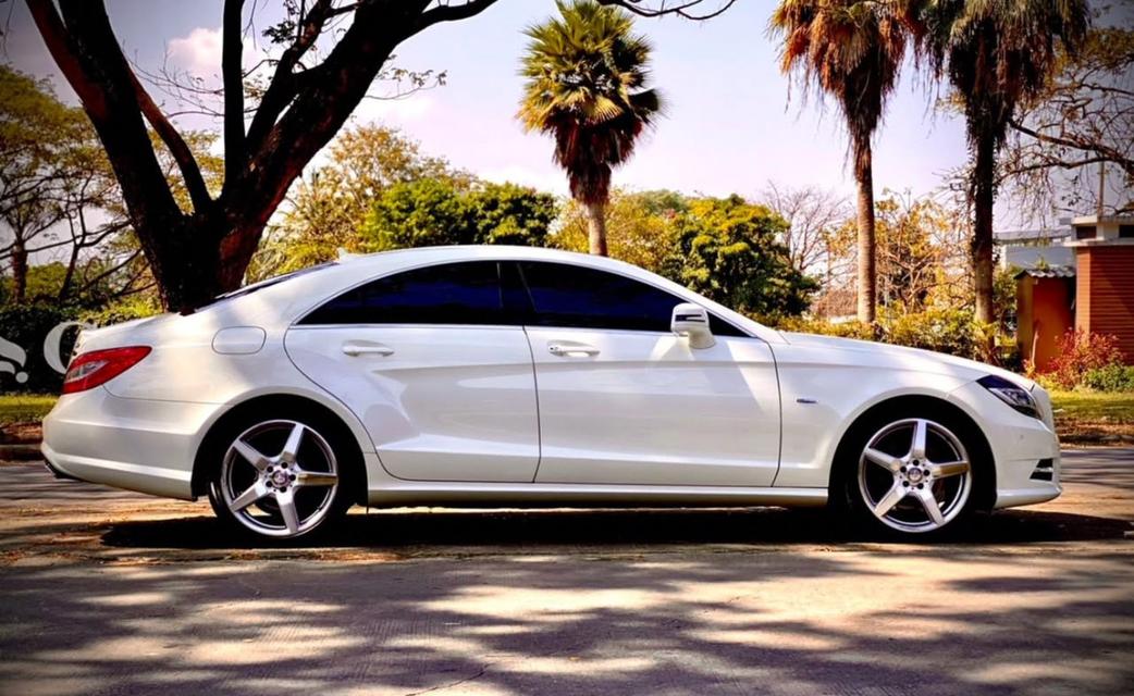 Mercedes-Benz CLS 350 CDI AMG V6 2