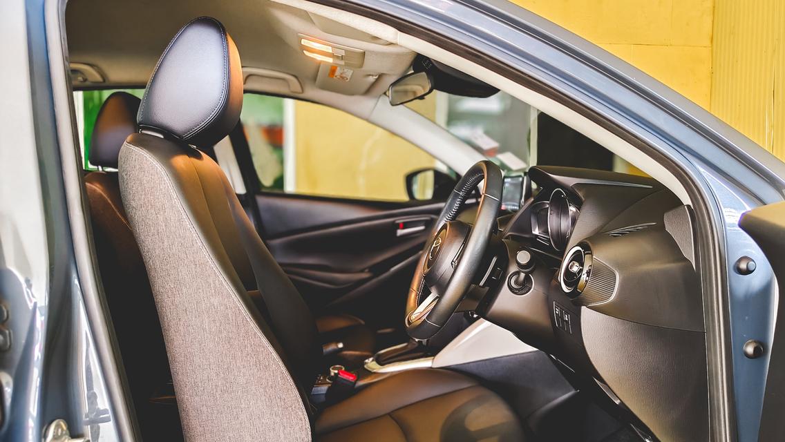 MAZDA 2 Hatchback 1.3 S Sport A/T ปี 2023 จด 2024 รูปที่ 6