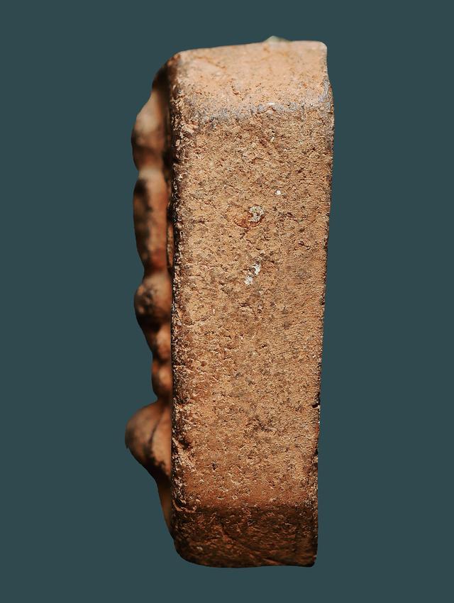 หลวงพ่อปาน วัดบางนมโค พิมพ์ขี่เม่นมังกร หลังยันต์....เก่าๆ