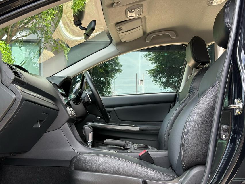 2016 SUBARU XV 2.0 STI รถมือเดียวออกป้ายแดง รถวิ่งน้อย ประวัติศูนย์ครบ รถไม่เคยมีอุบัติเหตุครับ 12