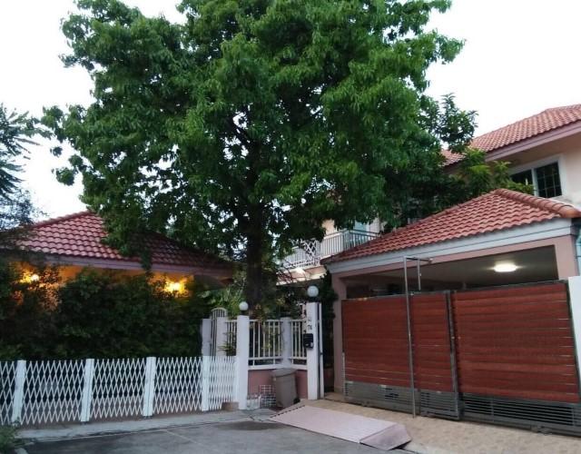 ให้เช่าบ้านเดี่ยว2ชั้น60ตร.วถนนลาดพร้าว64ทะลุออกรัชดาได้ ปรับปรัฃุงใหม่ มี 4 นอน3น้ำ แอร์ 5 เครื่อง เฟอร์ฯครบเช่า45,000บ 1