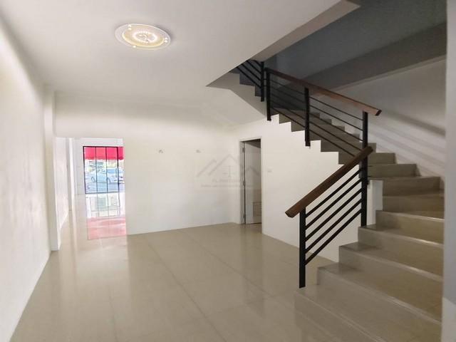 ให้เช่าโฮมออฟฟิศ 4 ชั้น 230 ตร.ม. The Regent Street London รามอินทรา 109 3