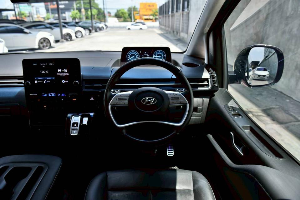 2023 แท้ HYUNDAI STARIA 2.2 Diesel Premium AT รถสวยใช้น้อยมากๆ สภาพป้ายแดง รูปที่ 18
