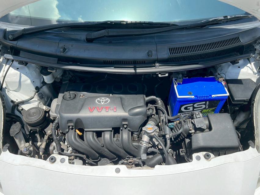 TOYOTA Yaris 1.5 J สีขาว ปี 2011 17