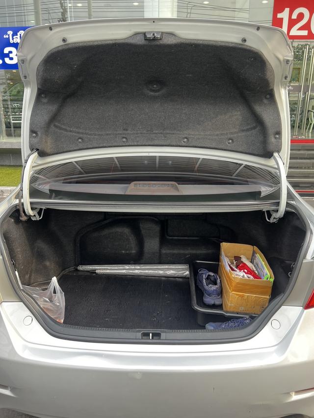 Toyota Camry 2.5 HV Premium ราคา 350,000 บาท