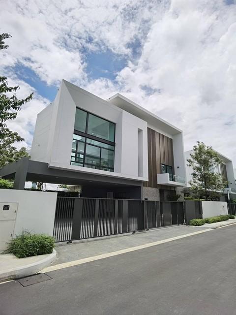 ขายบ้านเดี่ยวสุดหรู 3 ชั้น 102 ตรว. 4 ห้องนอน โครงการนันทวัน พระราม 9-ศรีนครินทร์ กรุงเทพกรีฑา ติดนานาชาติ Wellington 1