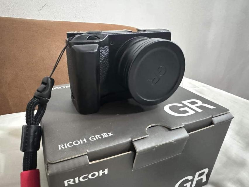 ขายด่วนกล้อง Ricoh griiix 3