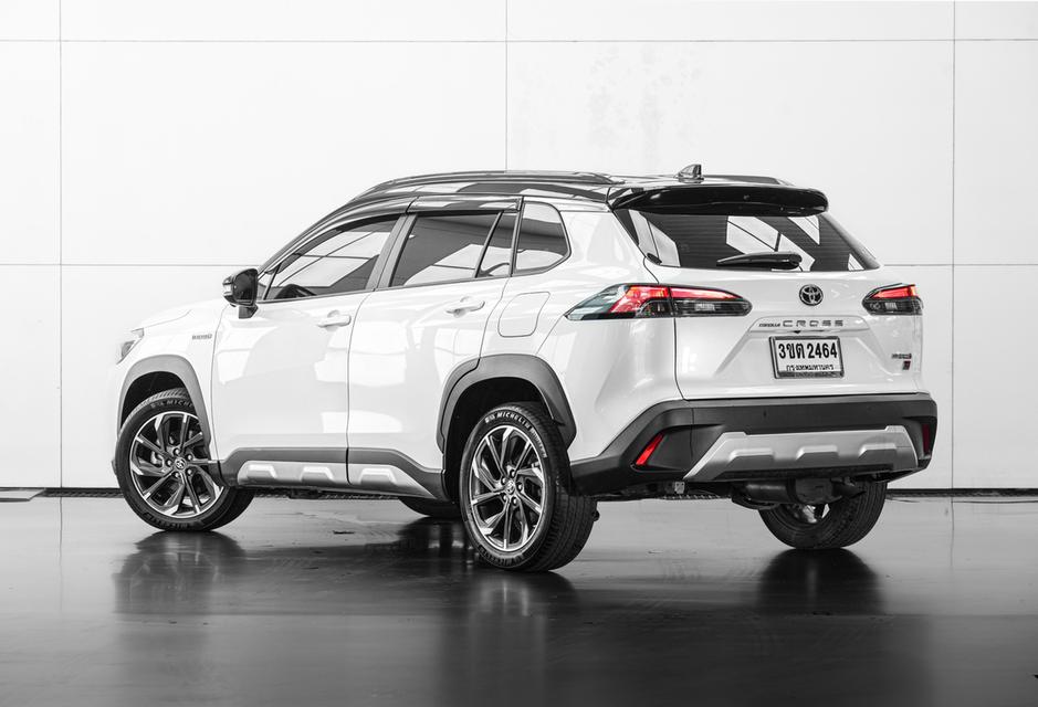 2022 Toyota Corolla Cross 1.8 Hybrid Premium Safety GR Sport SUV สีขาว เลขไมล์ 47175 กม.