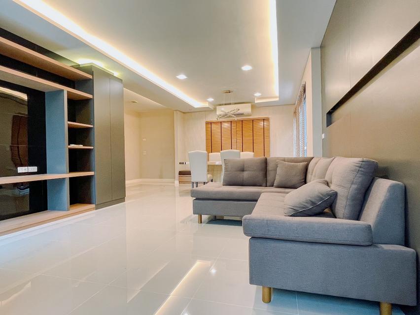 บ้านเดี่ยว มัณฑนา ศรีนครินทร์-บางนา ซอยวัดหนามแดง เฟอร์บิ้วท์อิน เพียง 5 นาที ใกล้ BTS ศรีด่าน 3