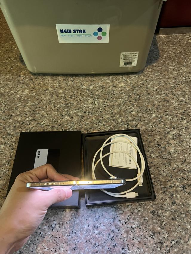 ขายๆๆๆถูกSamsungFold5สีพิเศษice Blue 256กิ๊กสูนTrueมีกล่องสภาพสวยการใช้งานดีเยี่ยมทุกๆฟังชั่นเครื่องรีสโตได้ตลอดไม่มีติดแอคเค้าใดๆคับ ( จอกางสุดสวยกริ