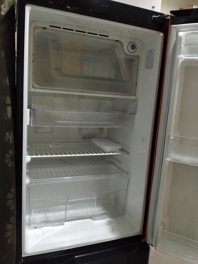 ตู้เย็น Toshiba ขนาด 5 คิว สีส้ม สภาพดี 4