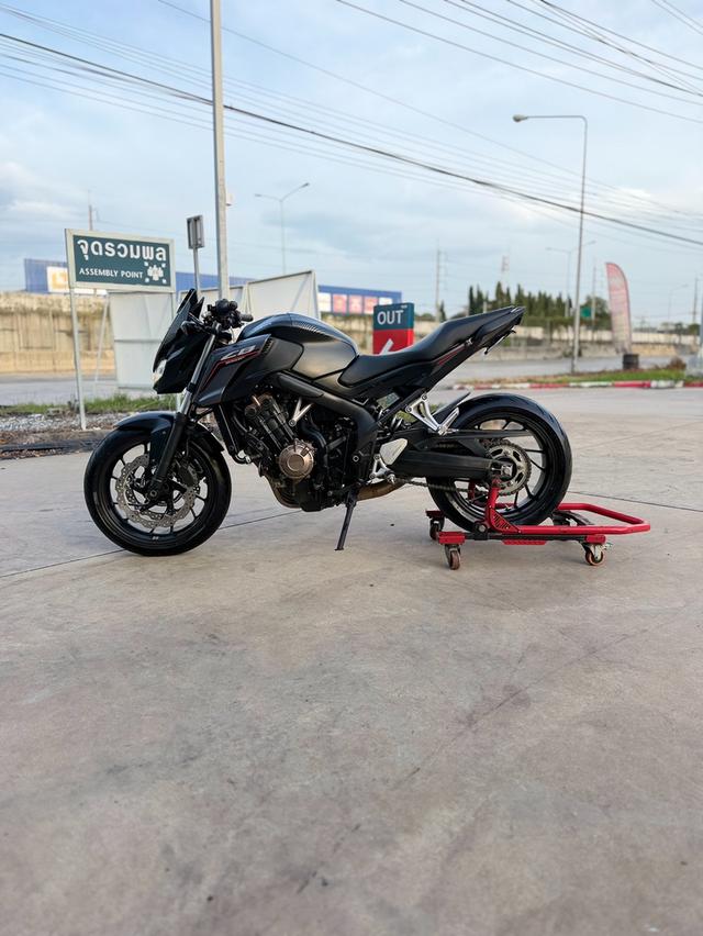 CB650F ปี2018 Honda สีดำ รูปย่อยที่ 4