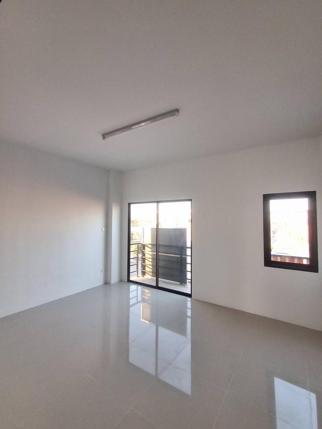 อาคารพาณิชย์ 2 หลังคู่ 4