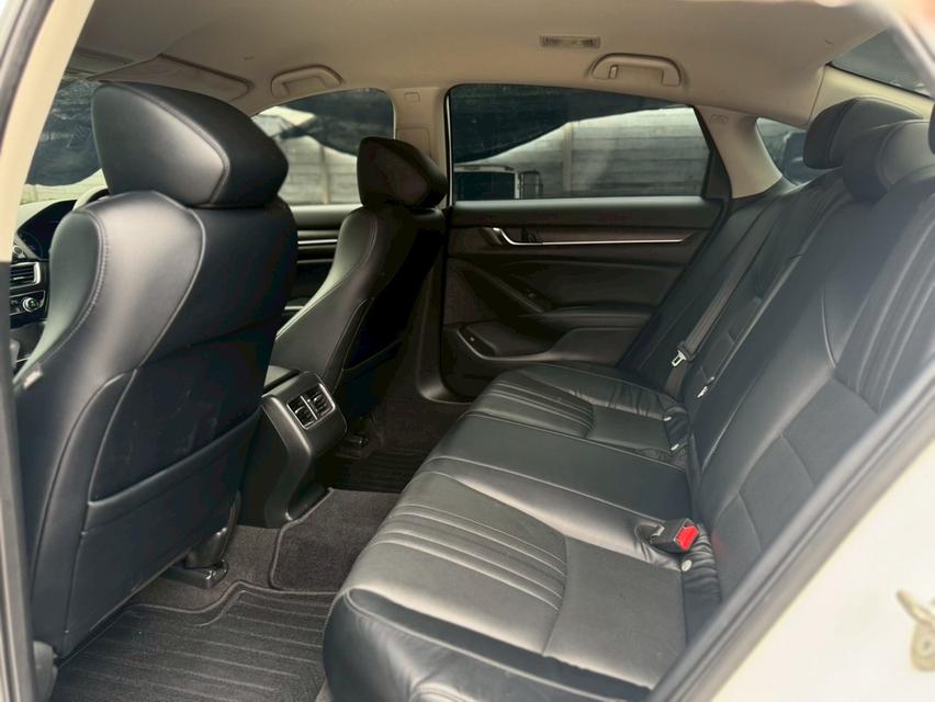 HONDA ACCORD G10   Sedan 4dr TURBO EL CVT FWD  1.5iTC Y19 สีขาว ออโต้  18