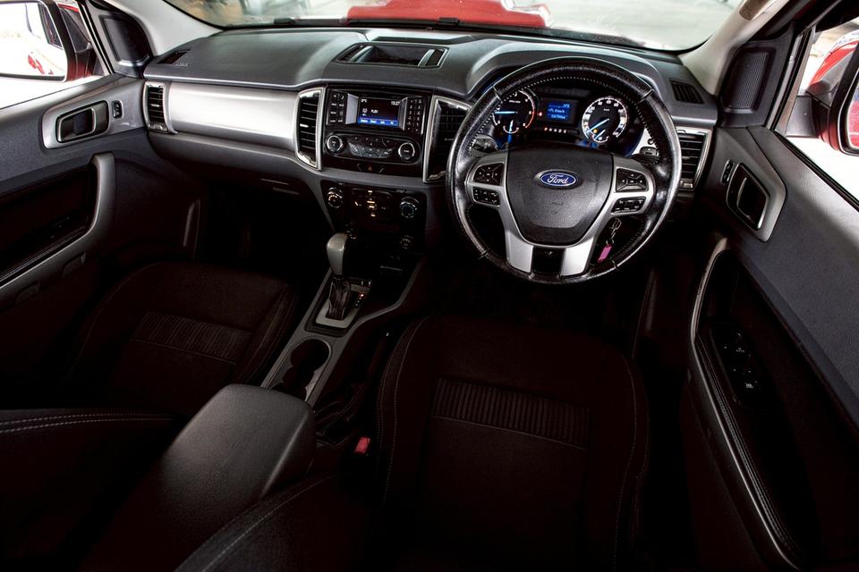 Ford Ranger 2.2 XLT Hi-Lander Double Cab ปี 2017 สีแดง มือเดียวป้ายแดง 13