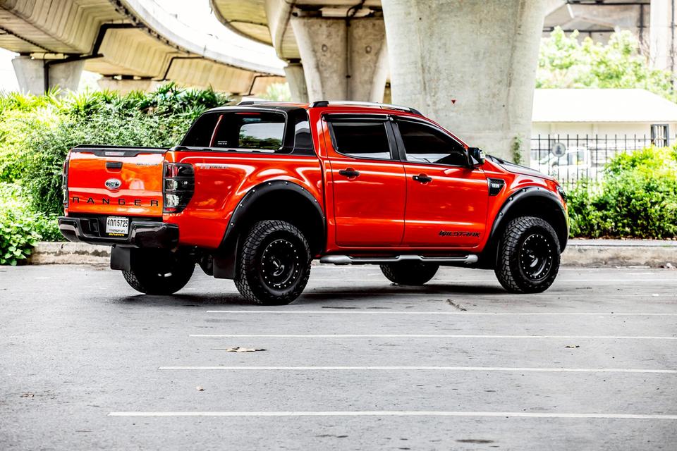 Ford Ranger 2.2 Wildtrak Hi-Lander Double Cab เกียร์ AT ปี 2015 สีส้ม มือเดียวป้ายแดง
