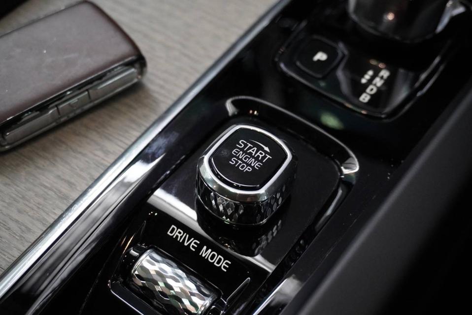 รหัสรถ JRS5889 Volvo XC60 T8 Inscription AWD ปี 2019 15