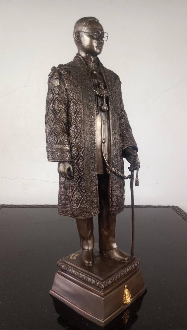 654.พระบรมรูปหล่อในหลวงรัชกาลที่ 9 พระบาทสมเด็จพระปรมินทรมหาภูมิพลอดุลยเดช (รมดำ) รูปที่ 7