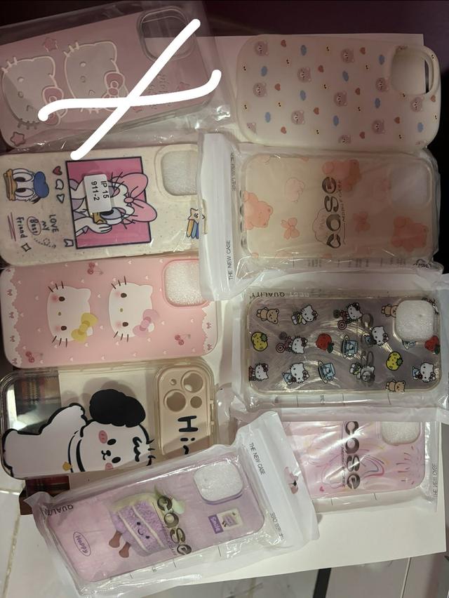 เคสมือถือi15 3ชิ้นร้อย ชิ้นละ35บาท เหมาๆ500ส่งฟรี