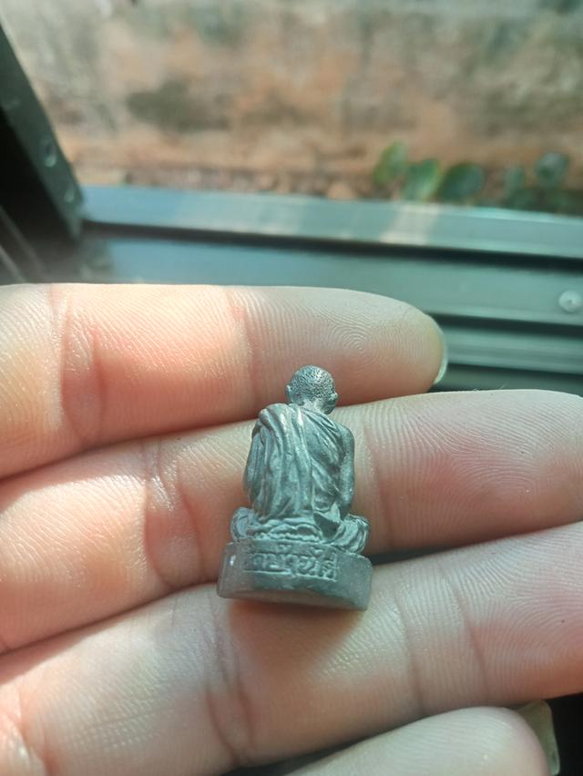 รูปหล่อเนื้อตะกั่ว หลวงพ่อคูณ ปี2540 3