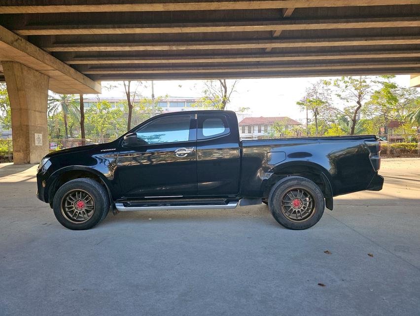 Isuzu D-MAX 3.0 DDI Z VCROSS SPACECAB 4WD (เกียร์ธรรมดา) 4
