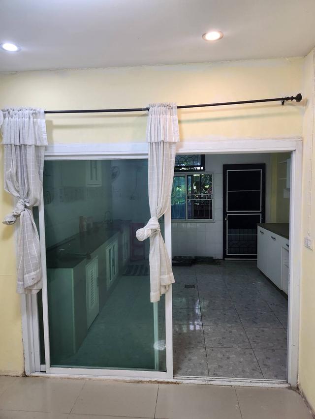 บ้านทาวเฮาท์ 2 ชั้น 18