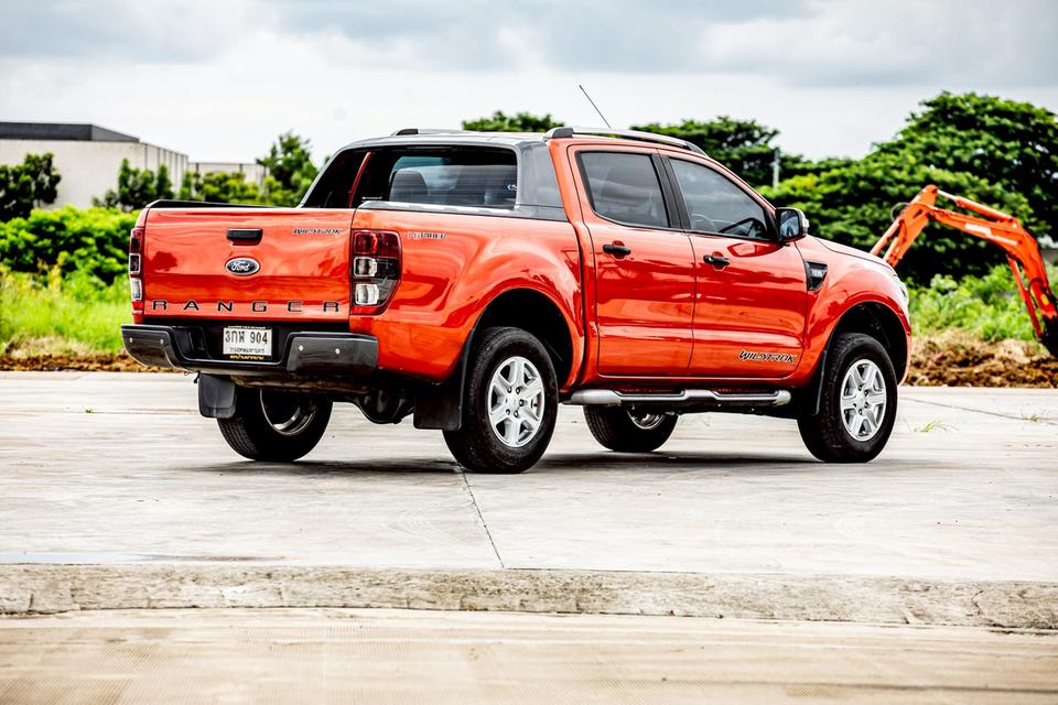 Ford Ranger 2.2 Wildtrak Hi-Lander Double Cab เกียร์ AT ปี 2015 สีส้ม  5