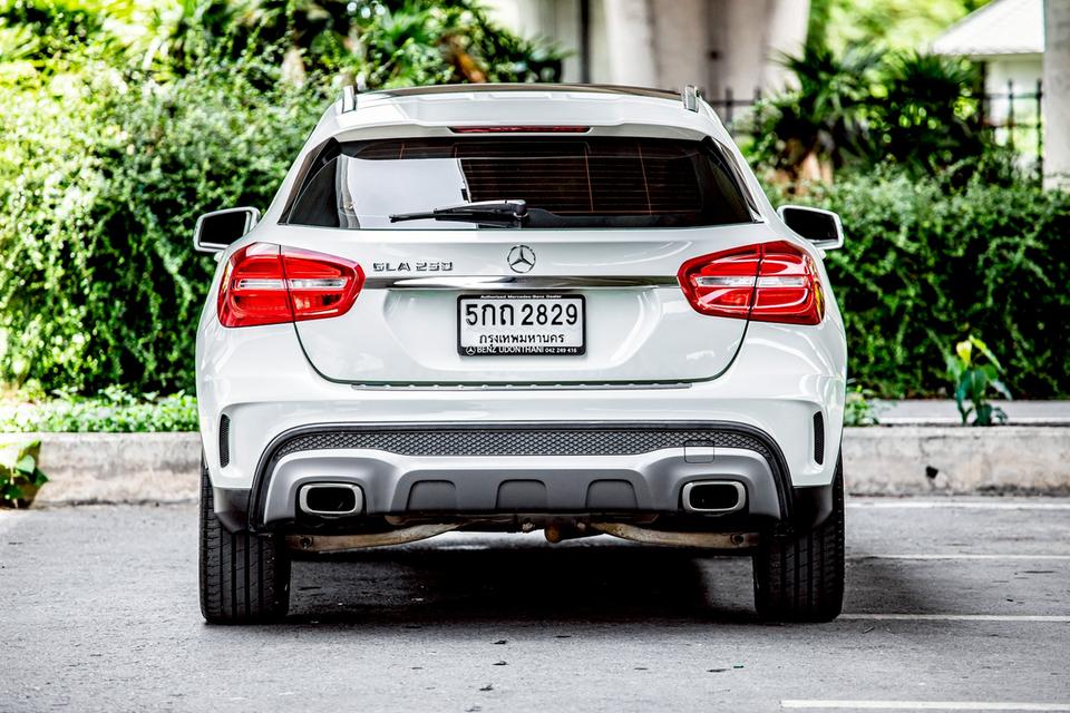Mercedes Benz Gla250 สีขาว ปี 2016 ซันรูฟ 7