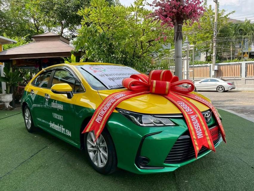 Toyota Corolla Altis 1.6 G +LPG เกียร์อัตโนมัติ เครื่องยนต์ เบนซิน / LPG สี เหลือง-เขียว ภายในกว้าง สะอาด พร้อมวิ่งงานทันที เช็กศูนย์ตลอด