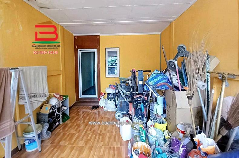 ทาวน์เฮาส์ หมู่บ้านฉัตรณรงค์ วิลล่า 5 เนื้อที่ 16 ตร.ว (สามแยกไฟแดง ถนนเส้นปท. 3004) ตำบลบึงคำพร้อย อำเภอลำลูกกา ปทุมธานี 2